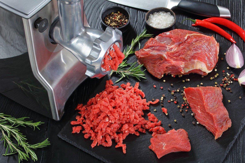 cuisine italienne, hachoir à viande