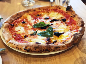 cuisine italienne, pizza margherita